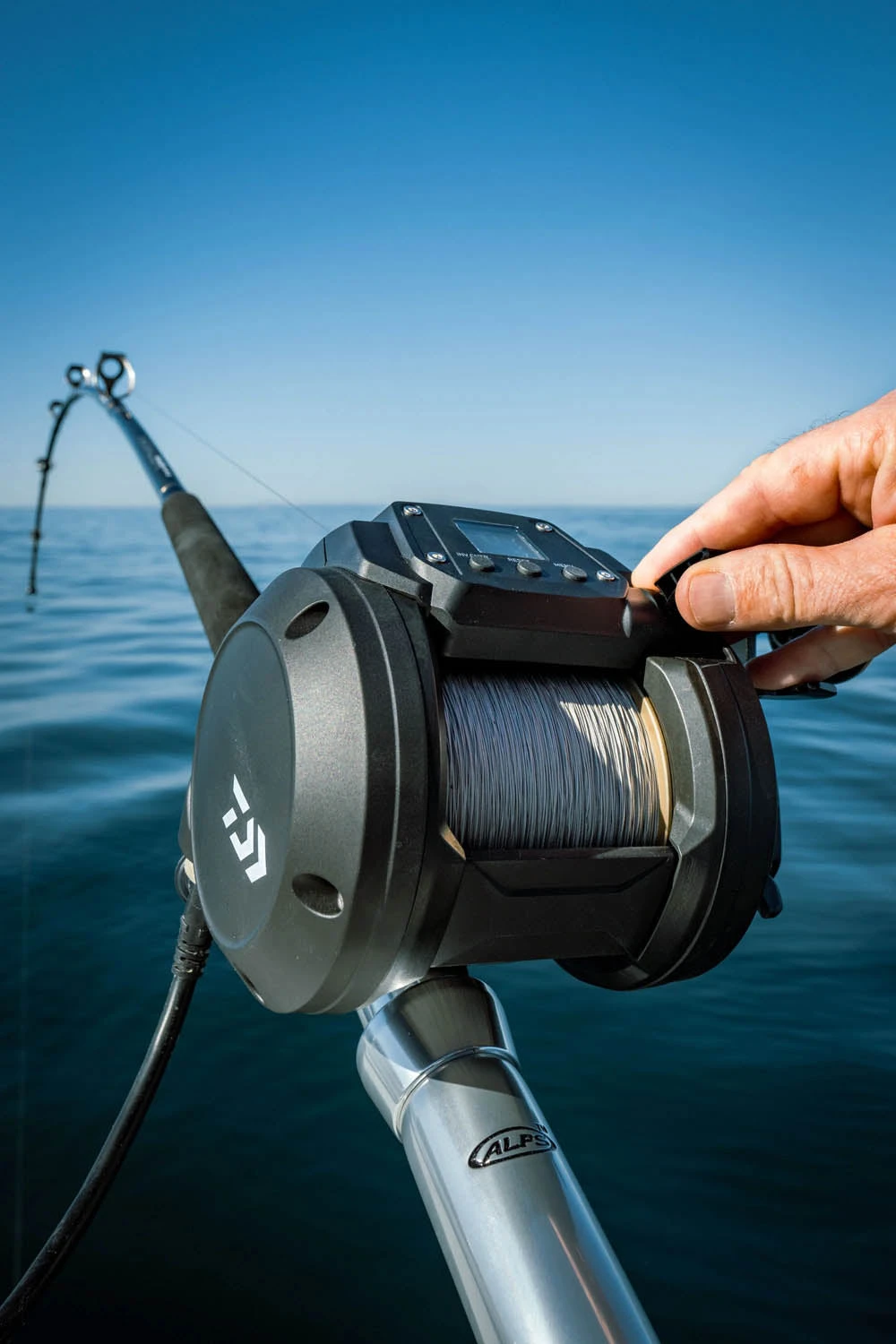 Daiwa Tanacom 800 Power Assist Electric Dendoh Reel - Image 3